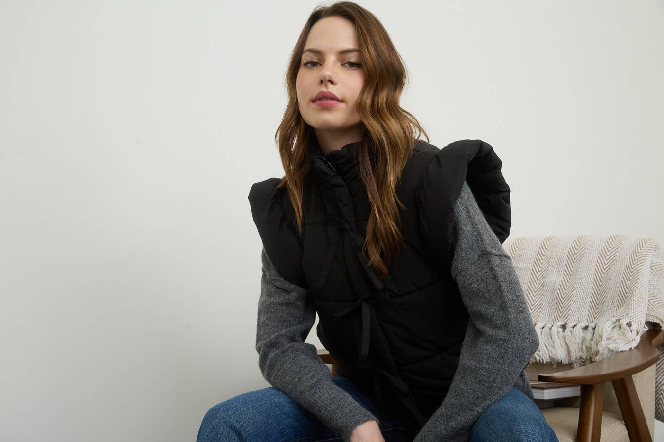 FLUTTER SLEEVE BOW DETAIL ZIP-UP PUFFER VEST