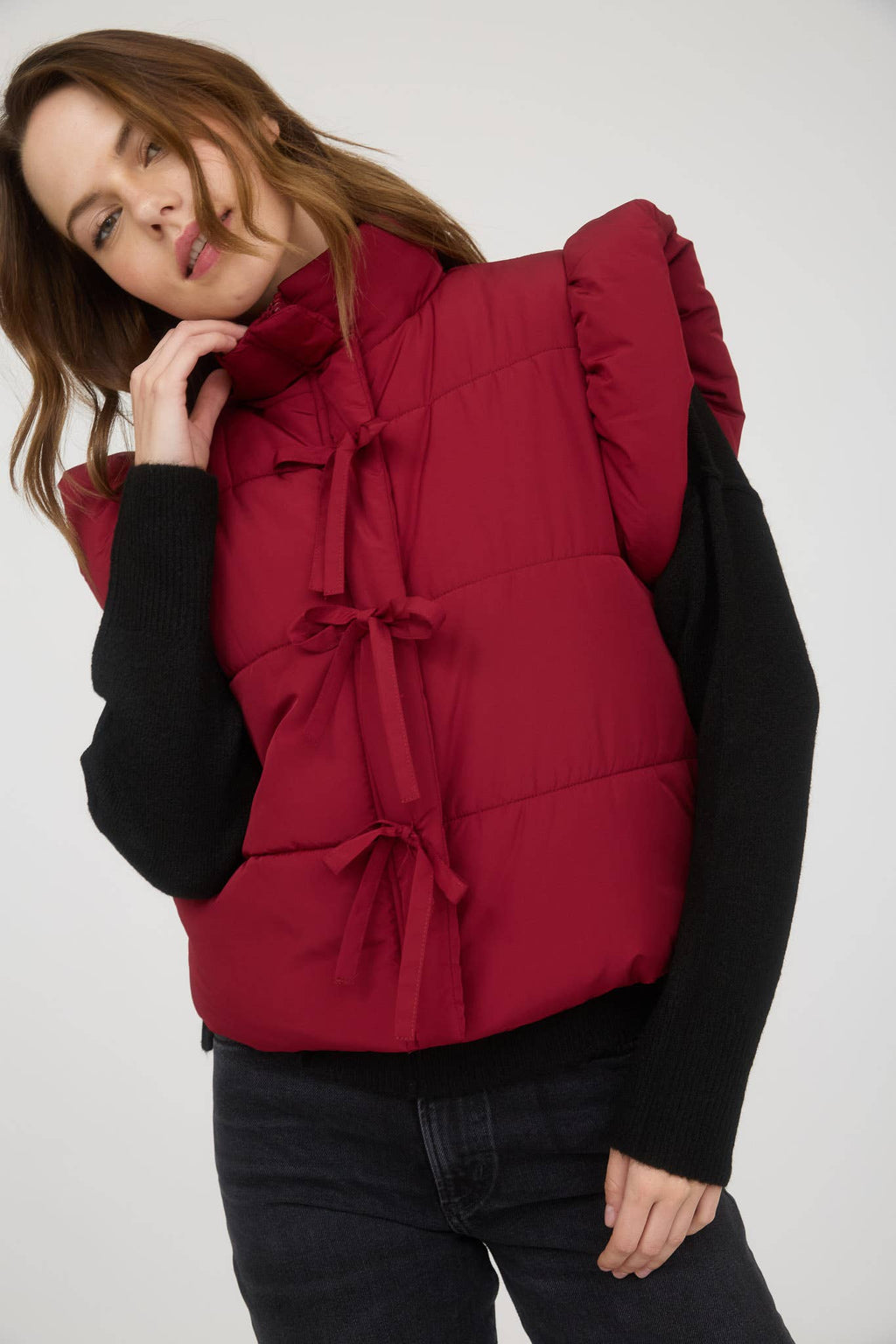 FLUTTER SLEEVE BOW DETAIL ZIP-UP PUFFER VEST