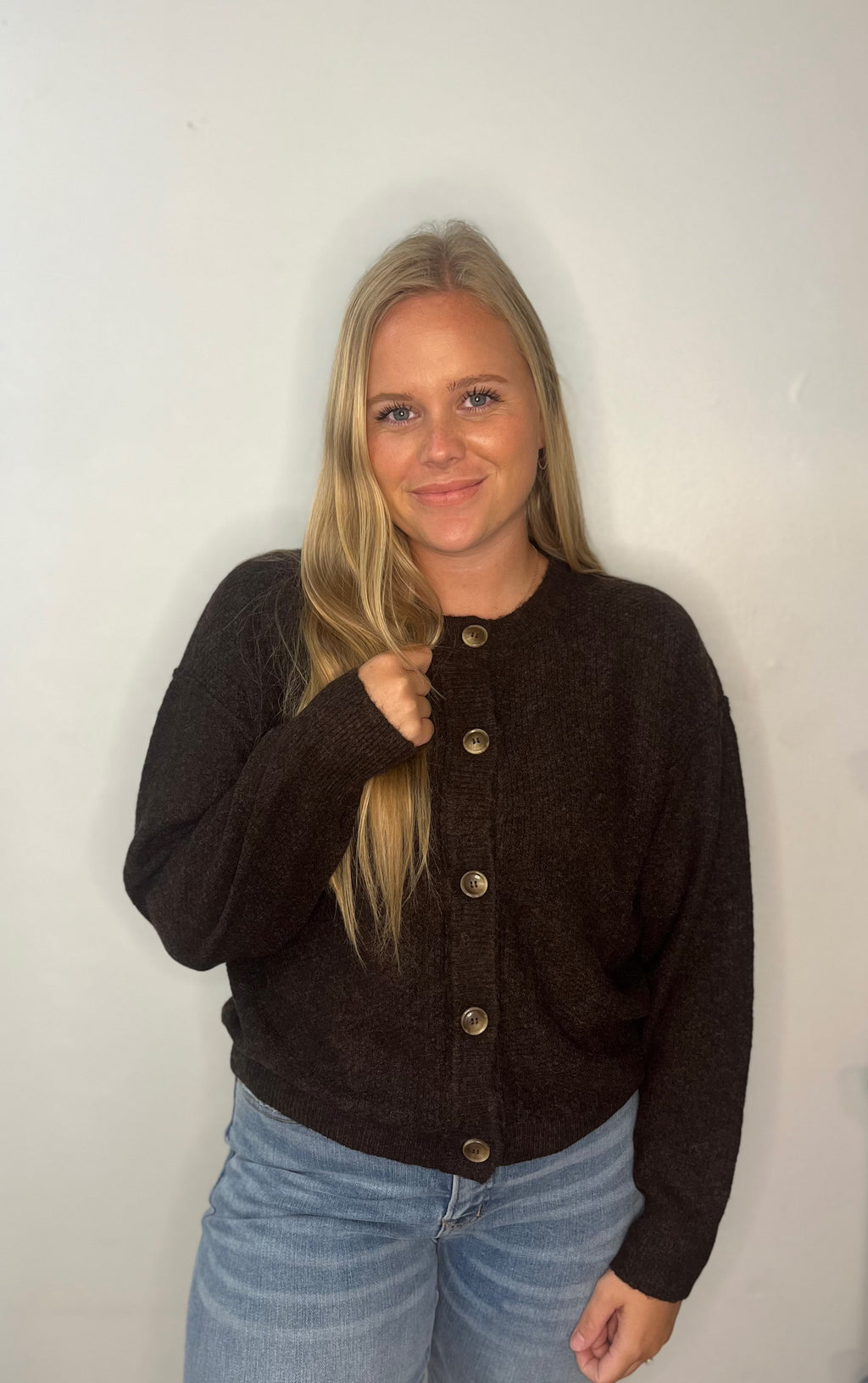 RIBBED TRIM BUTTON DOWN LONG SLEEVE KNIT CARDIGAN