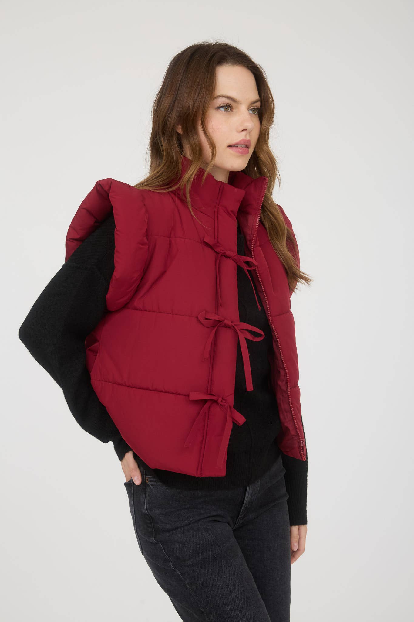 FLUTTER SLEEVE BOW DETAIL ZIP-UP PUFFER VEST