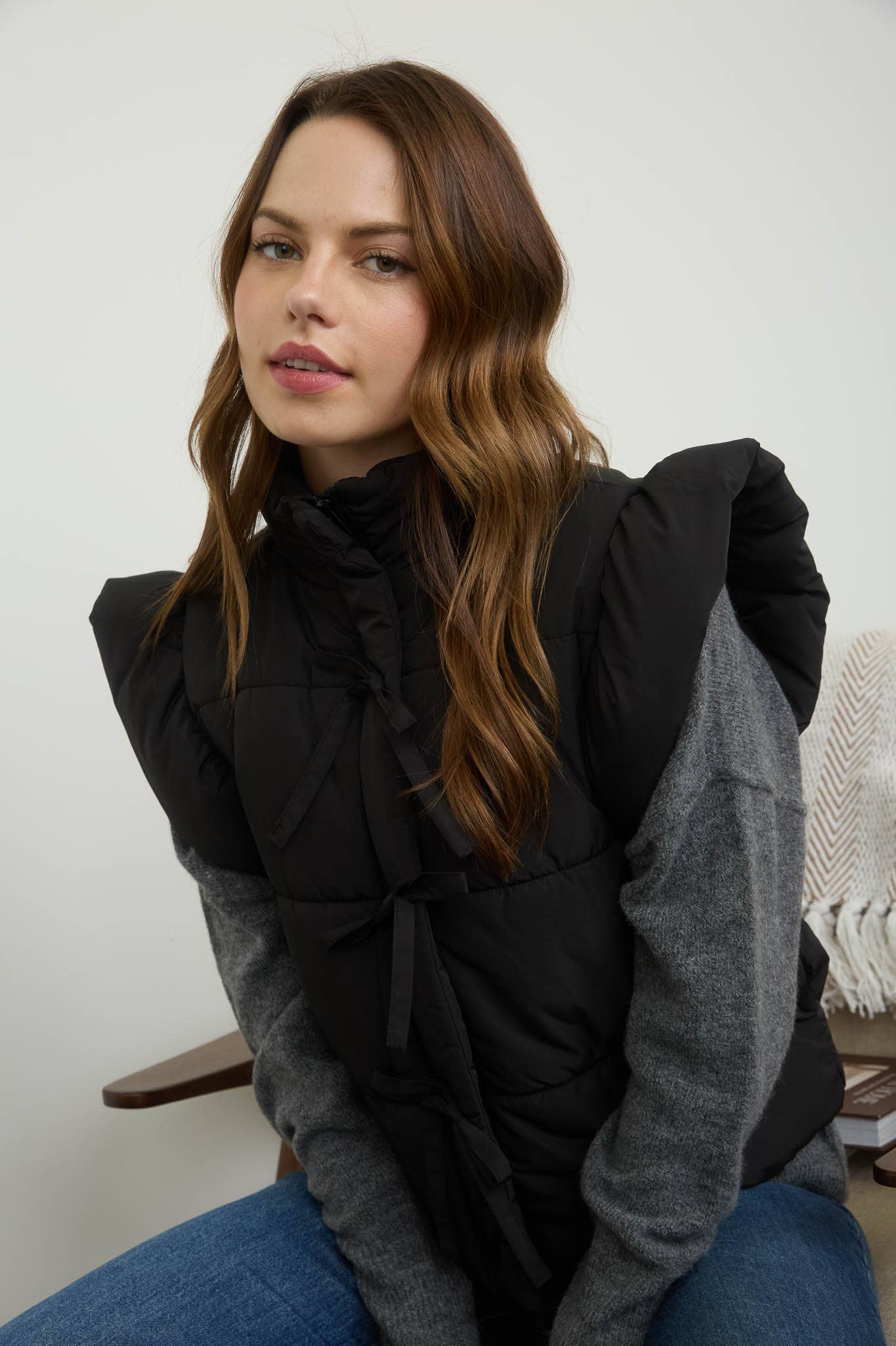 FLUTTER SLEEVE BOW DETAIL ZIP-UP PUFFER VEST