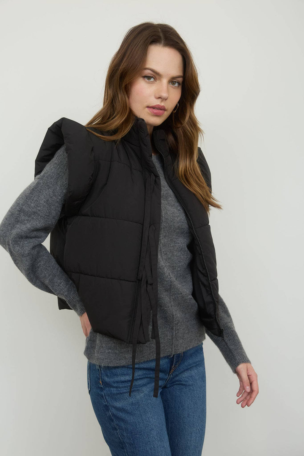 FLUTTER SLEEVE BOW DETAIL ZIP-UP PUFFER VEST