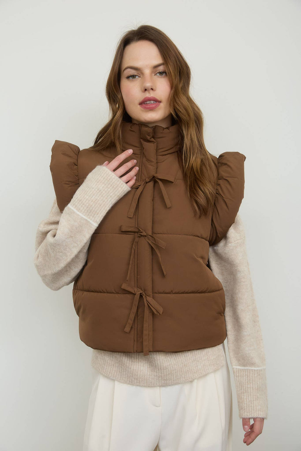 FLUTTER SLEEVE BOW DETAIL ZIP-UP PUFFER VEST