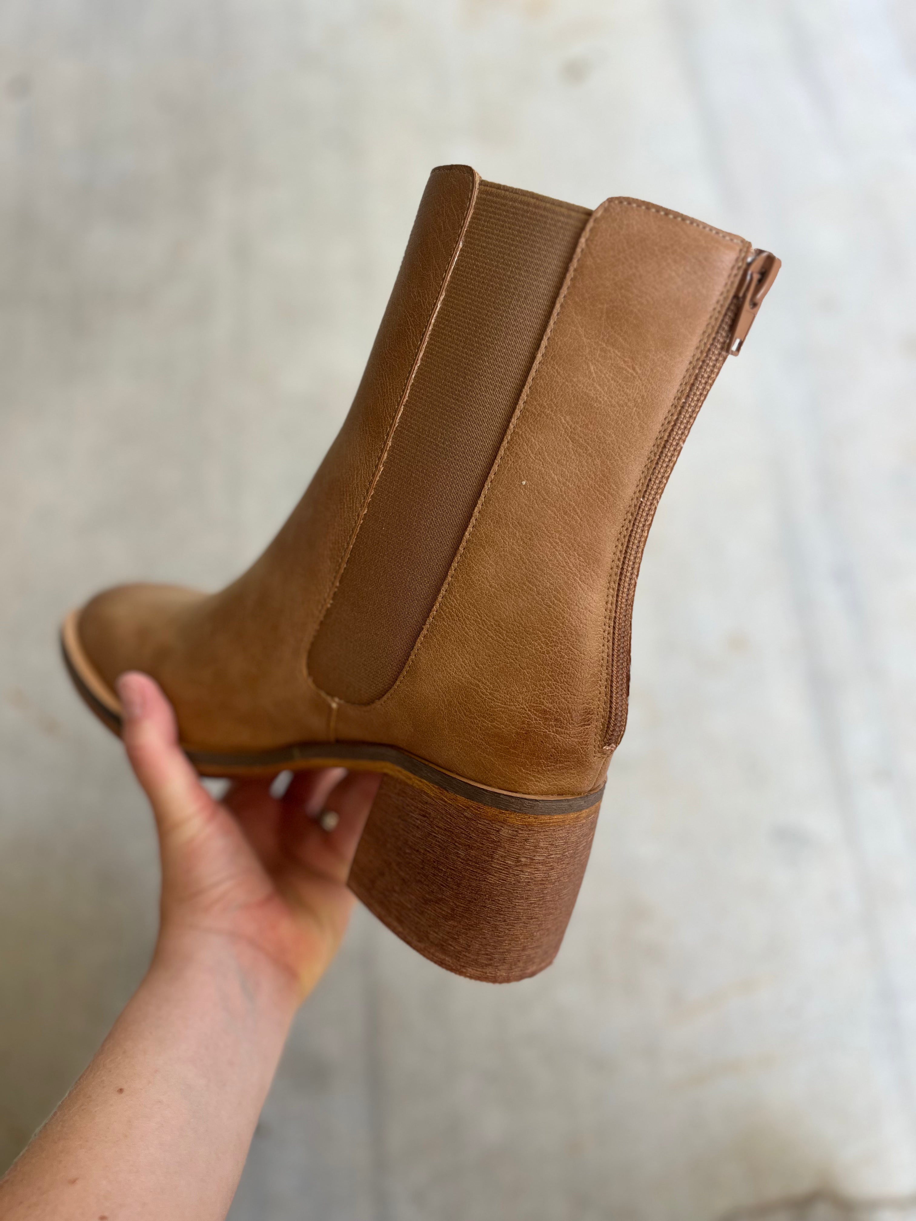 The Olivia | Caramel Chelsea Heel Boots