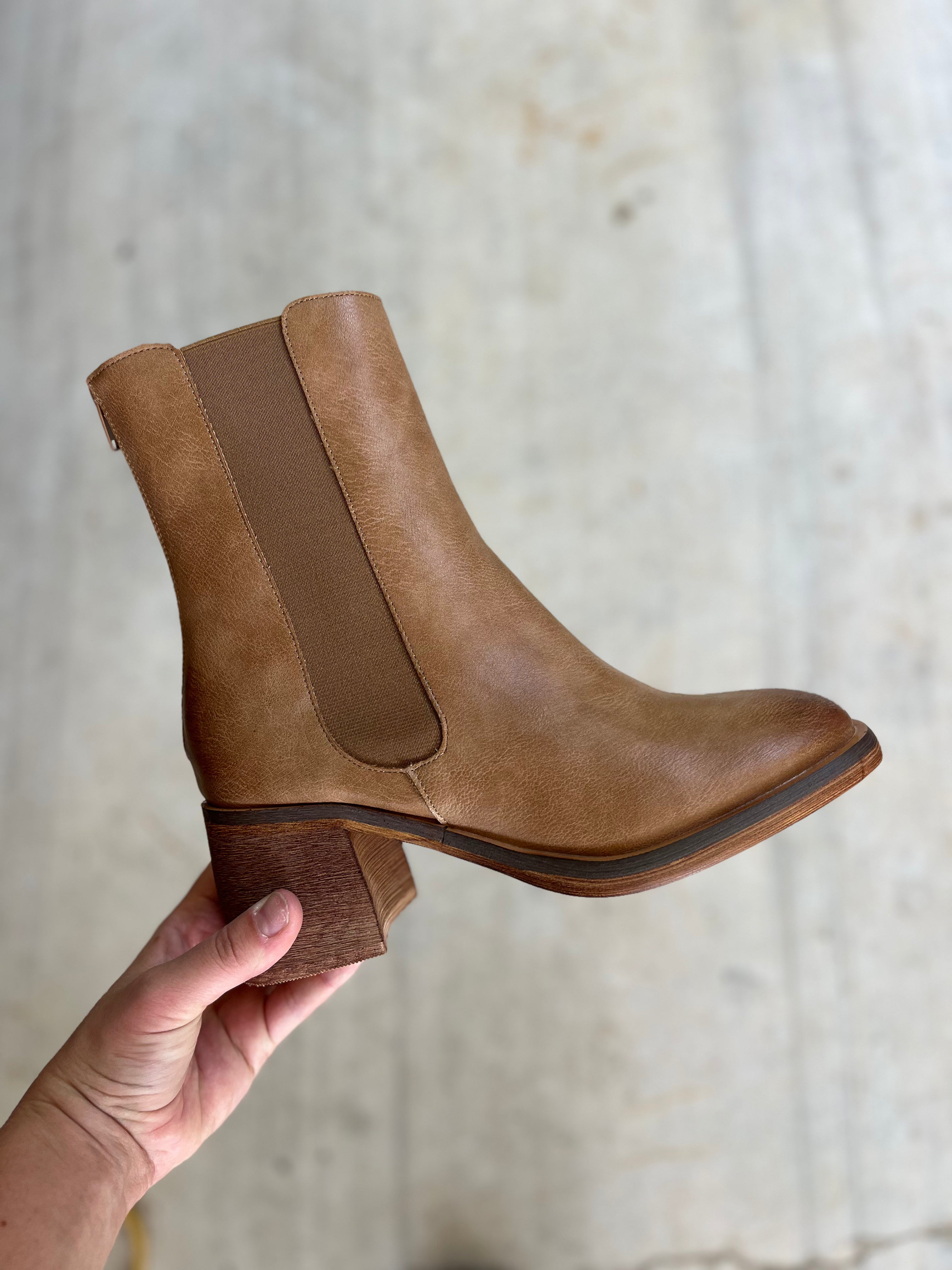 The Olivia | Caramel Chelsea Heel Boots