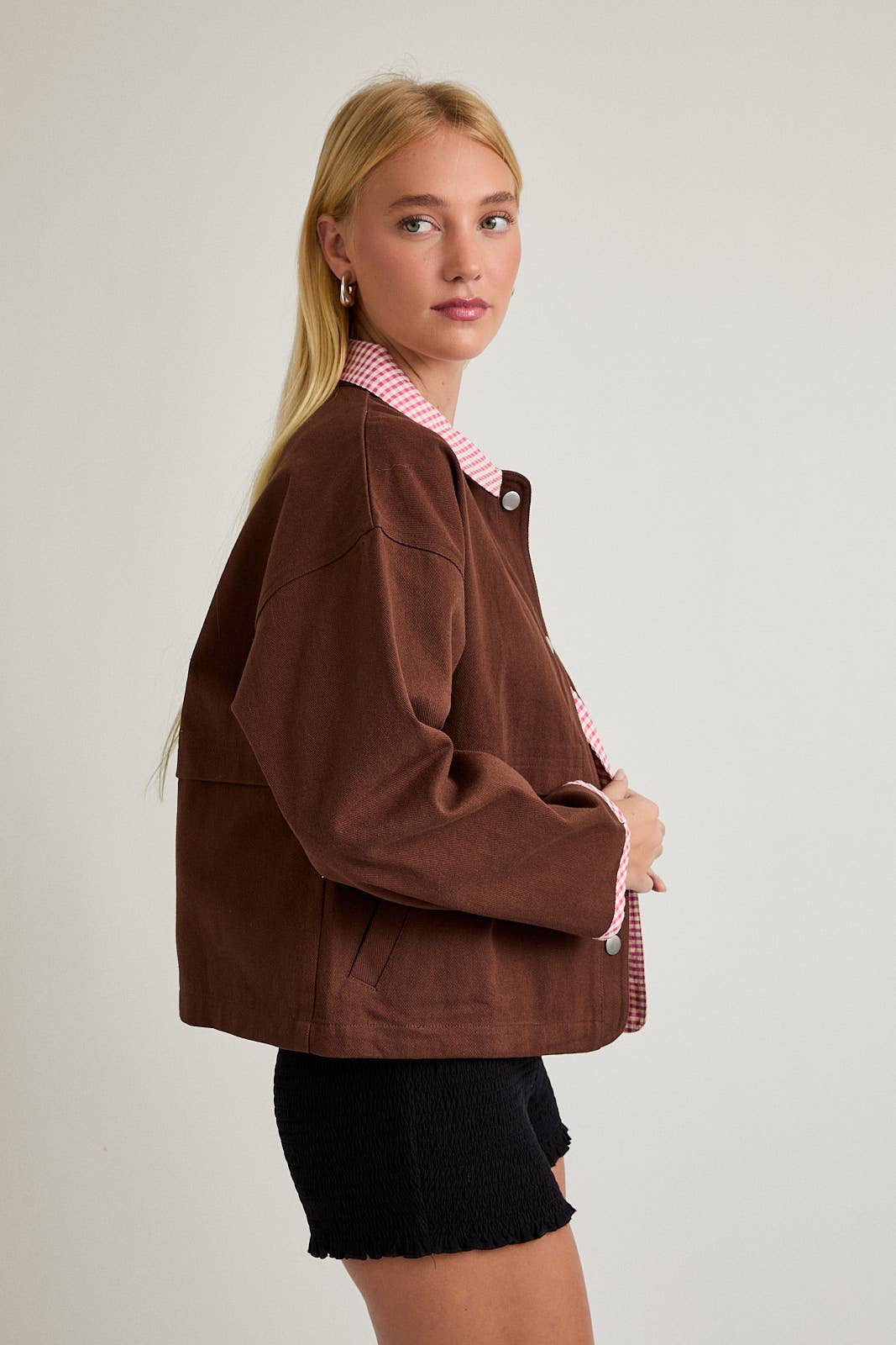 SHACKET WITH GINGHAM CONTRAST DETAILING