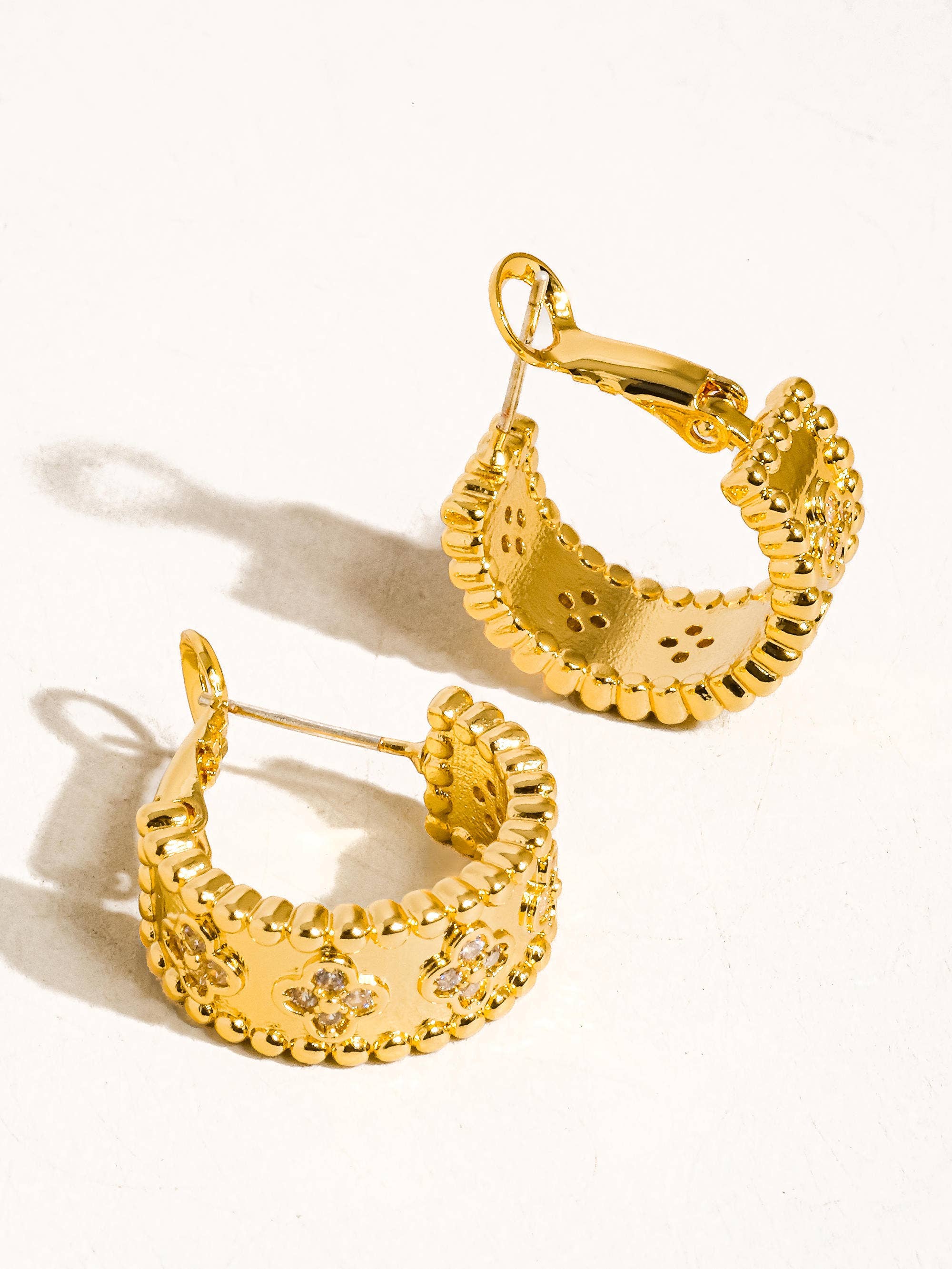 18K Gold Vintage Floral Hoop Earring