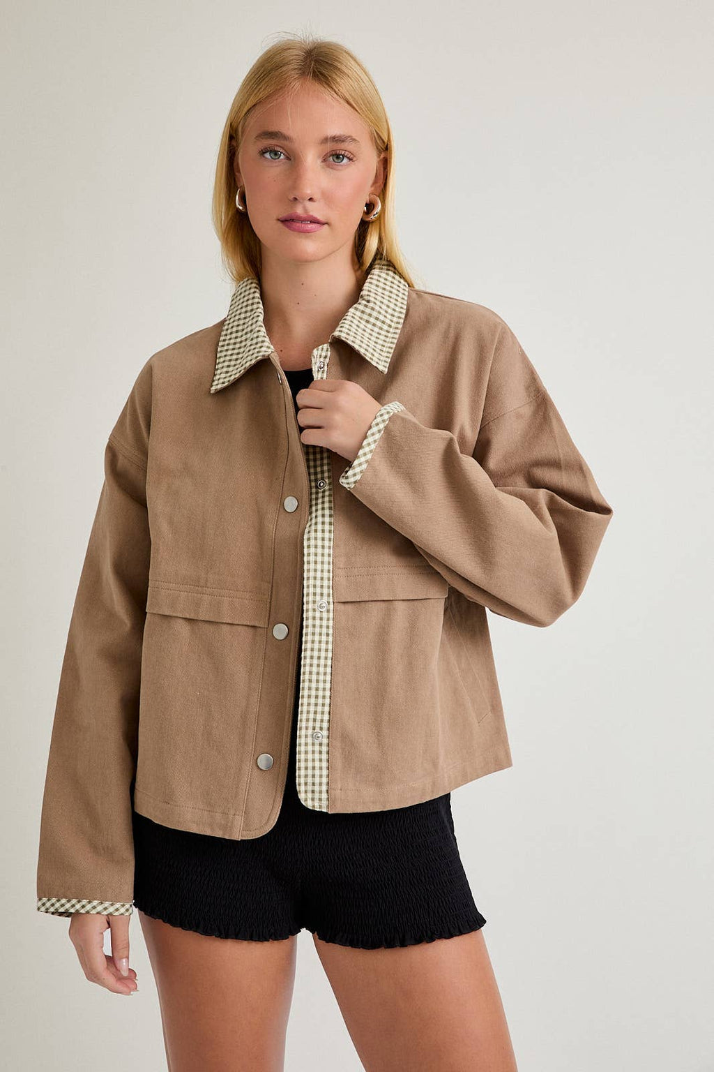 SHACKET WITH GINGHAM CONTRAST DETAILING