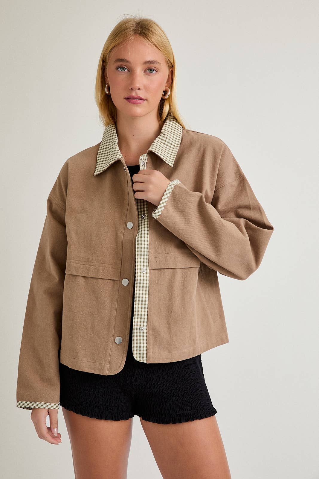 SHACKET WITH GINGHAM CONTRAST DETAILING