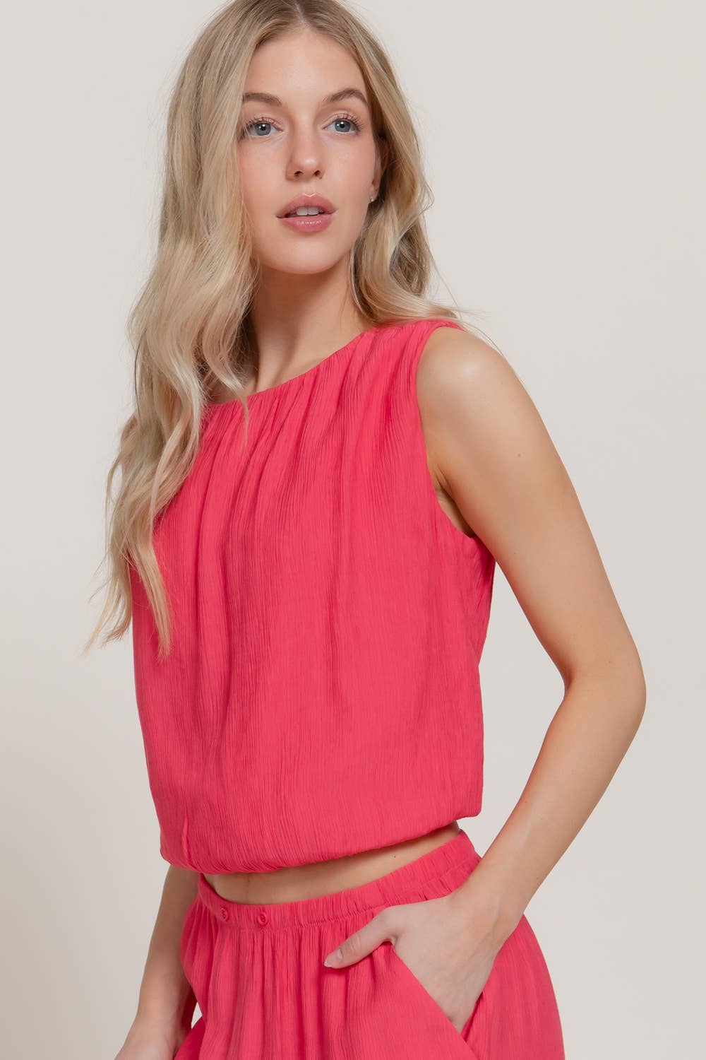 Sleeveless Round Neck Balloon Fit Crinkle Woven Top